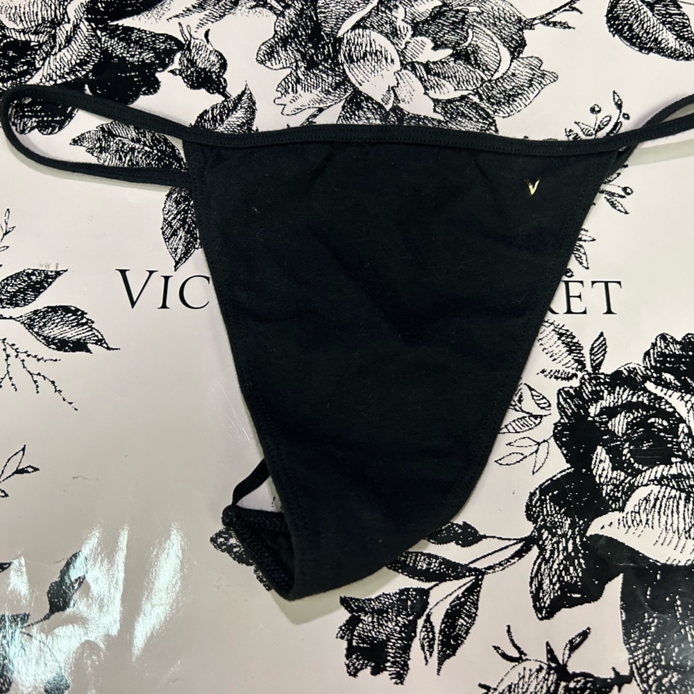 NWOT Victoria’s Secret V String Panty SIZE XL